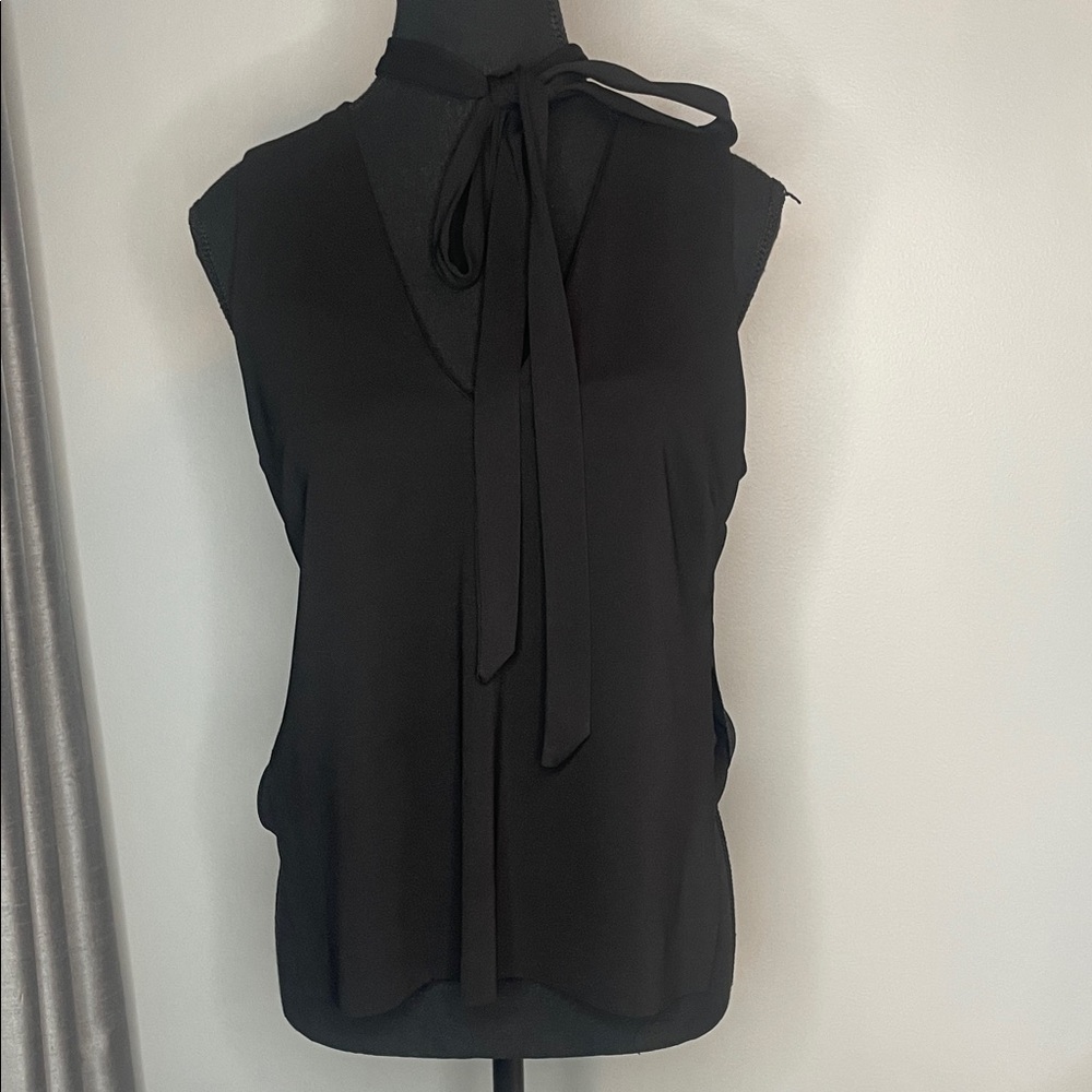 Feel The Piece Black Tie-Neck Sleeveless Top